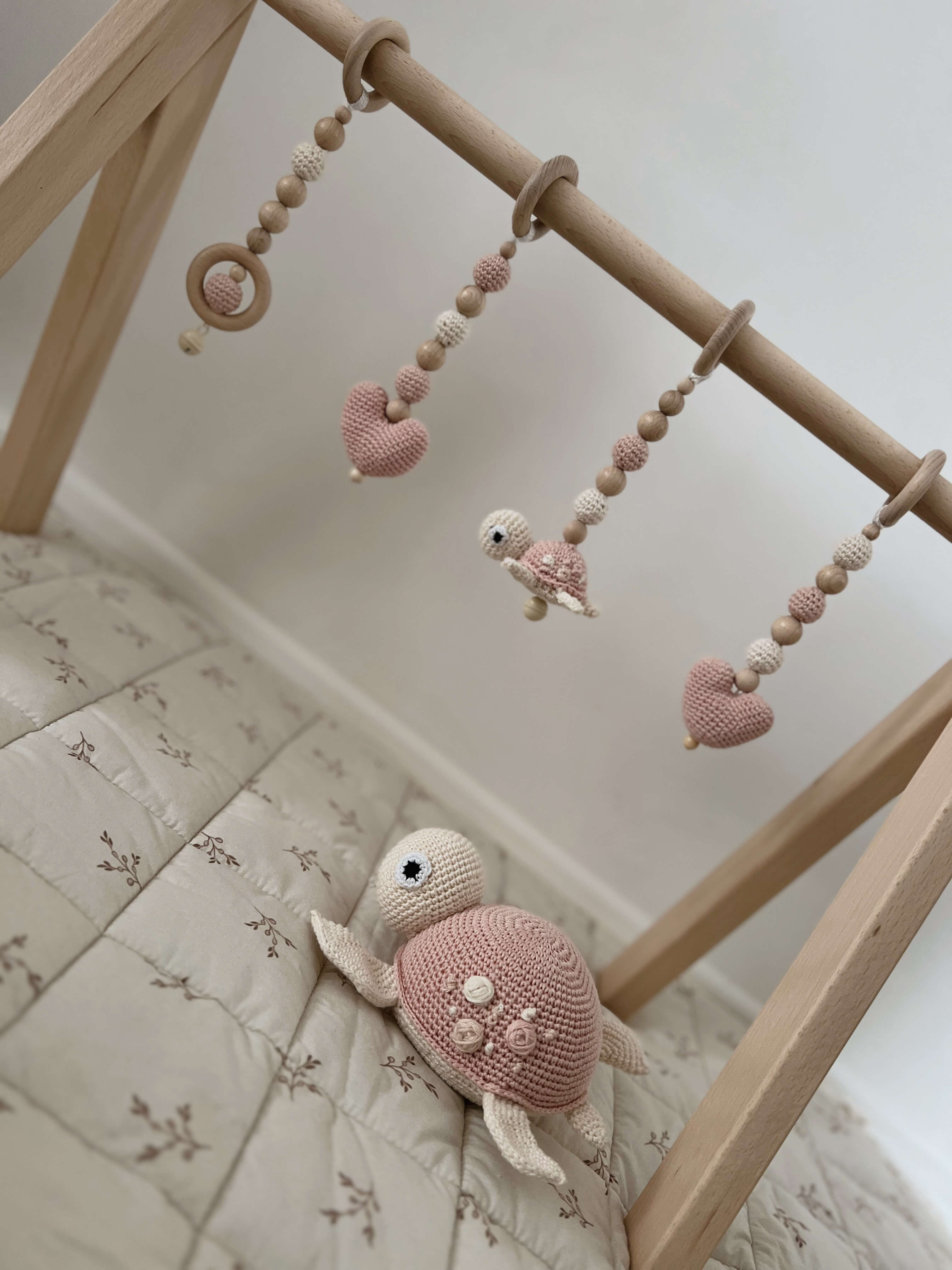Spielbogen aus Holz "Turtle Elly"