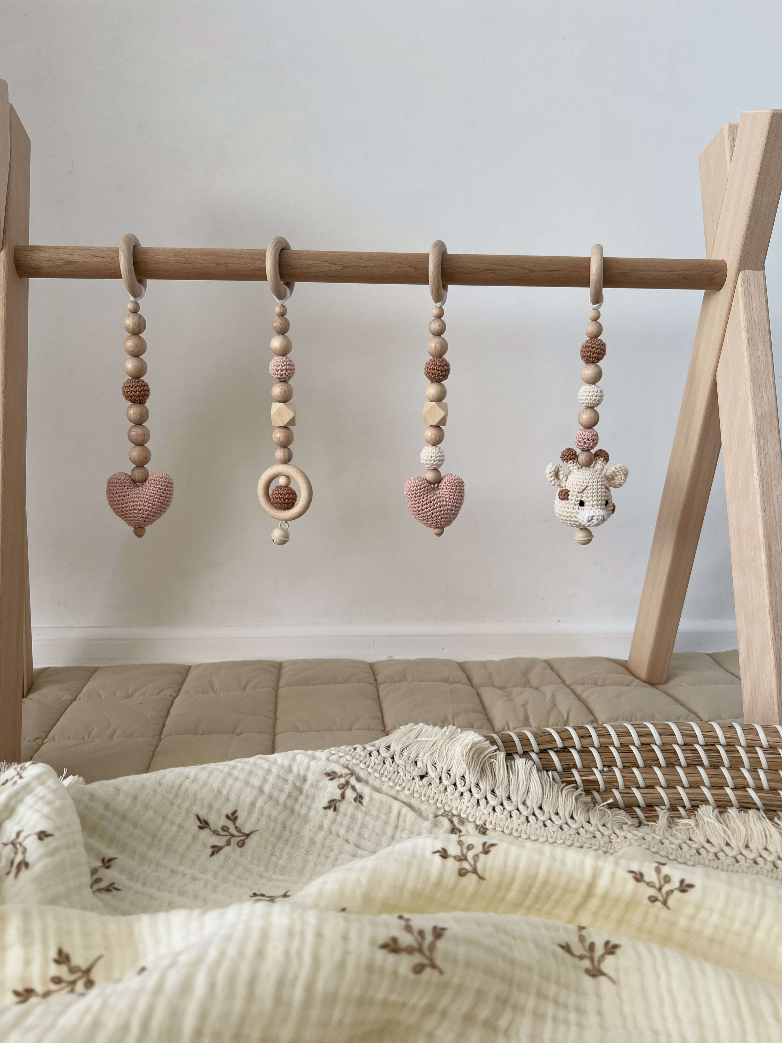 Spielbogen aus Holz  "Giraffi Elegant"
