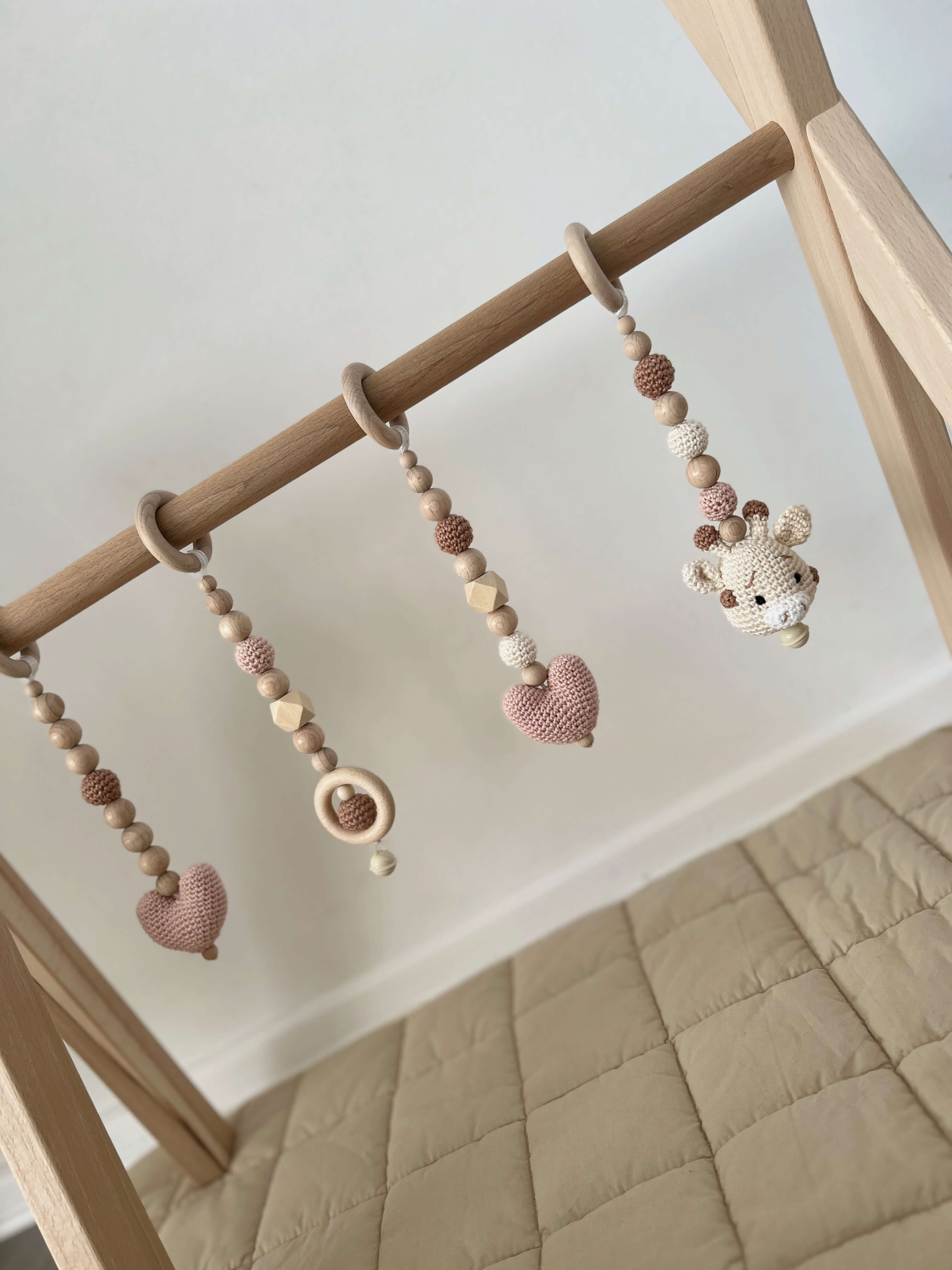 Spielbogen aus Holz  "Giraffi Elegant"