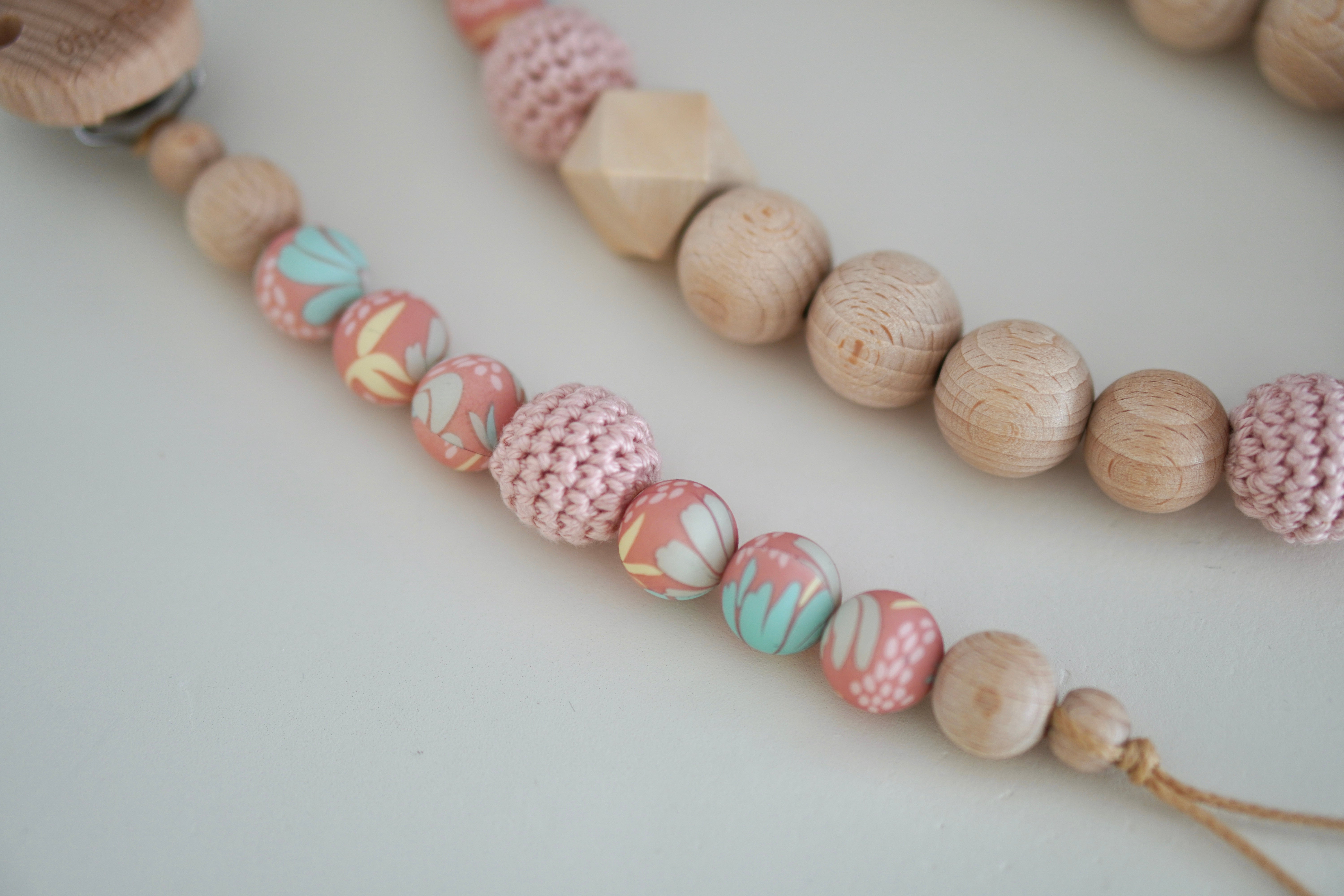 Schnullerkette & Kinderwagenkette mit Holz und Silikon "BLOOM Rosè"