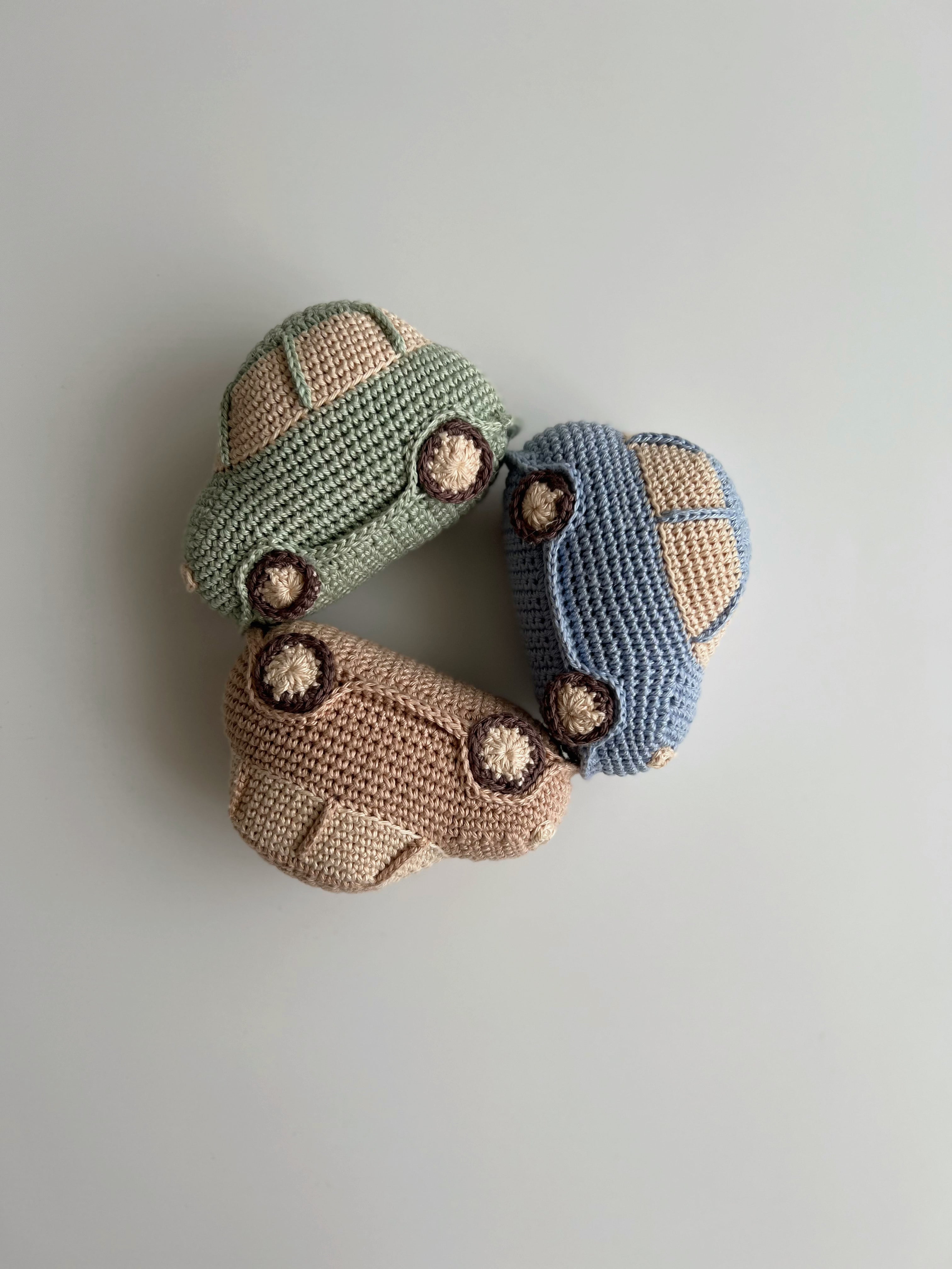 Crochet toy car "CURRUS"