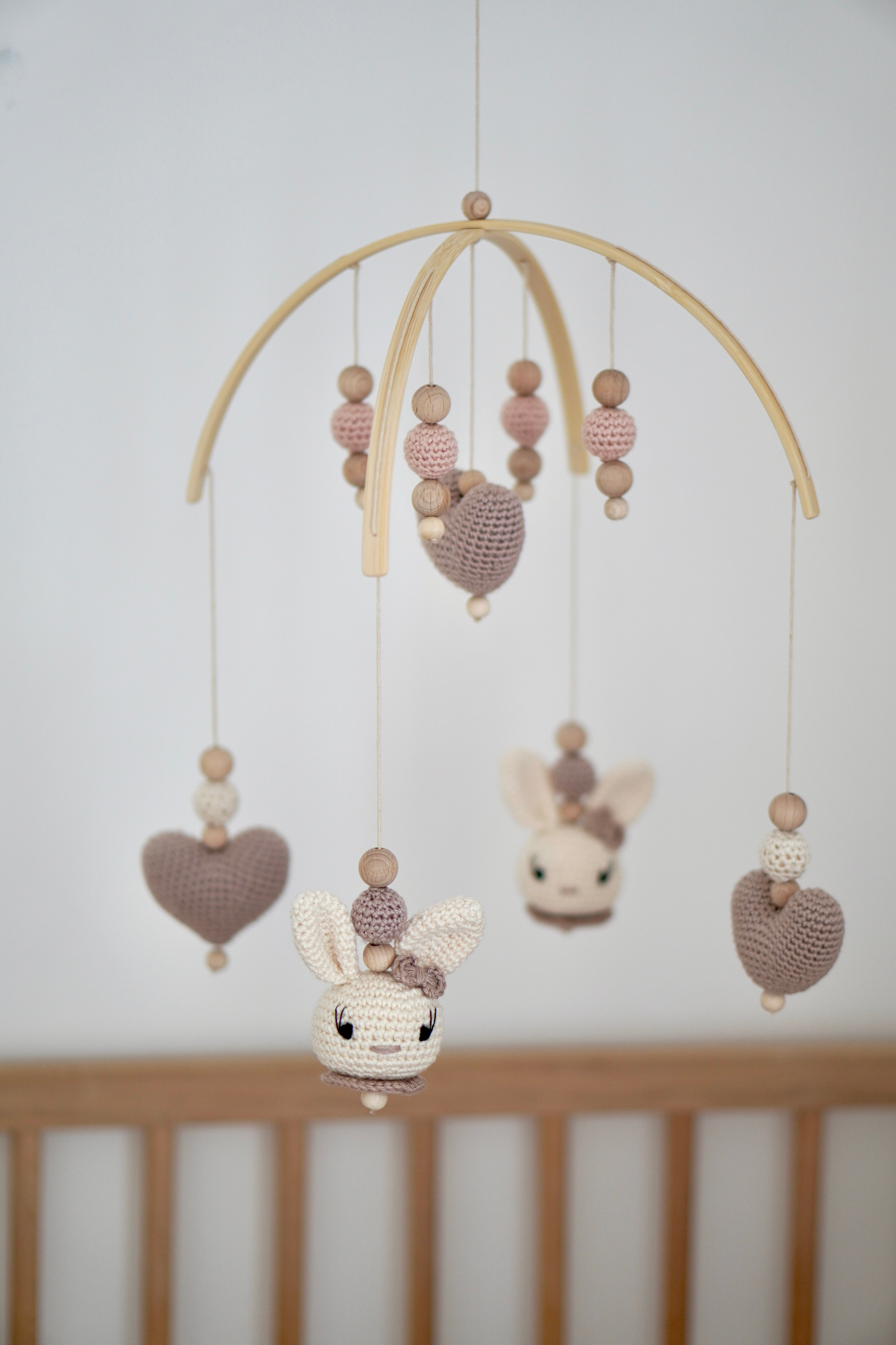 Baby Mobile Bogen "BUNNY ELEGANT" aus Holz handgefertigt