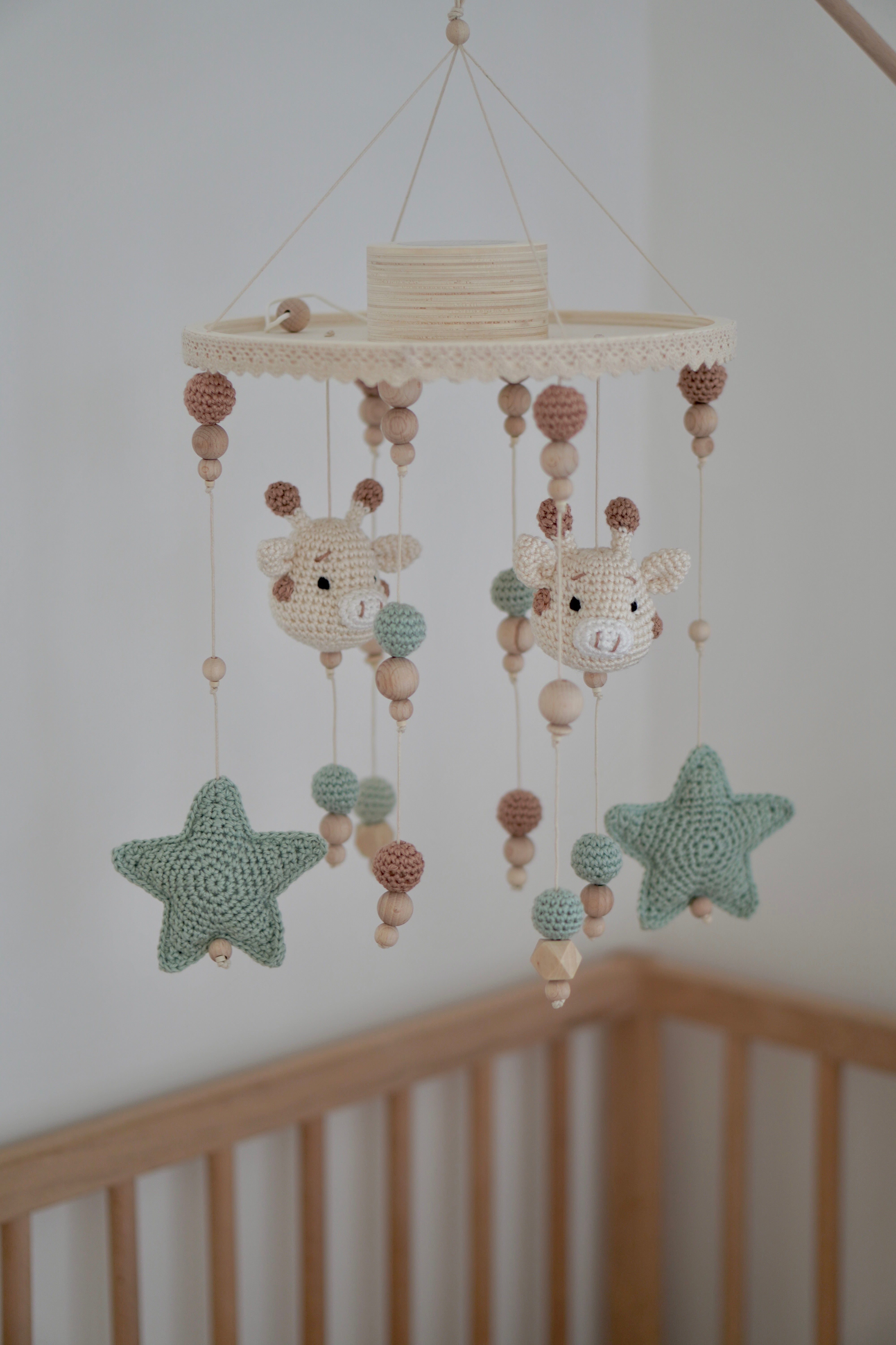 Baby Mobile 2in1 "GIRAFFI SAFARI" mit Musik aus Holz