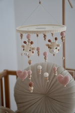 Lade das Bild in den Galerie-Viewer, Baby Mobile 2in1 &quot;Giraffi Elegant&quot;
