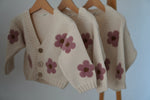 Lade das Bild in den Galerie-Viewer, Strickjacke &quot;Honeyblossom&quot;
