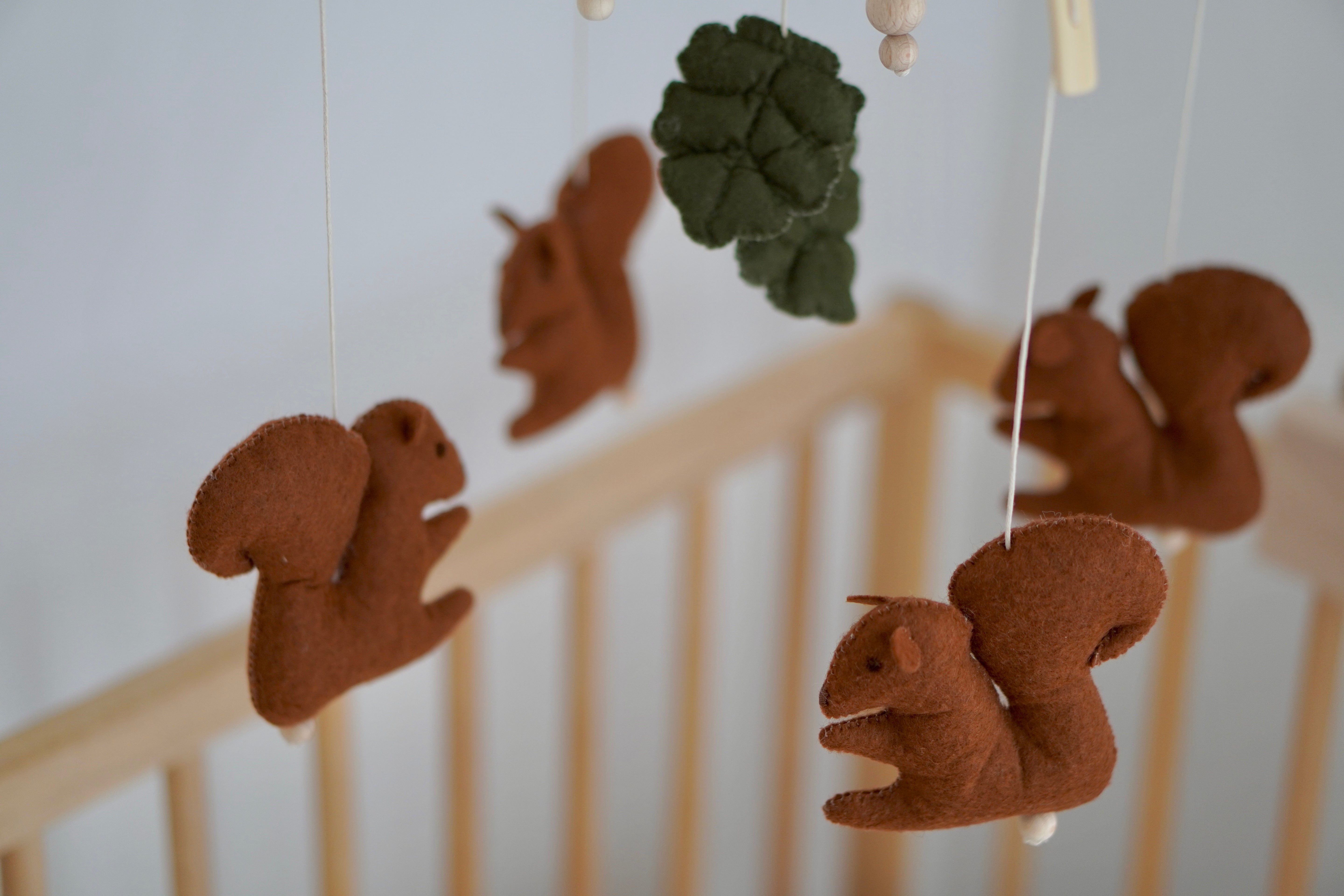 Baby Mobile aus Filz - handgefertigt "squirrel " Eichhörnchen