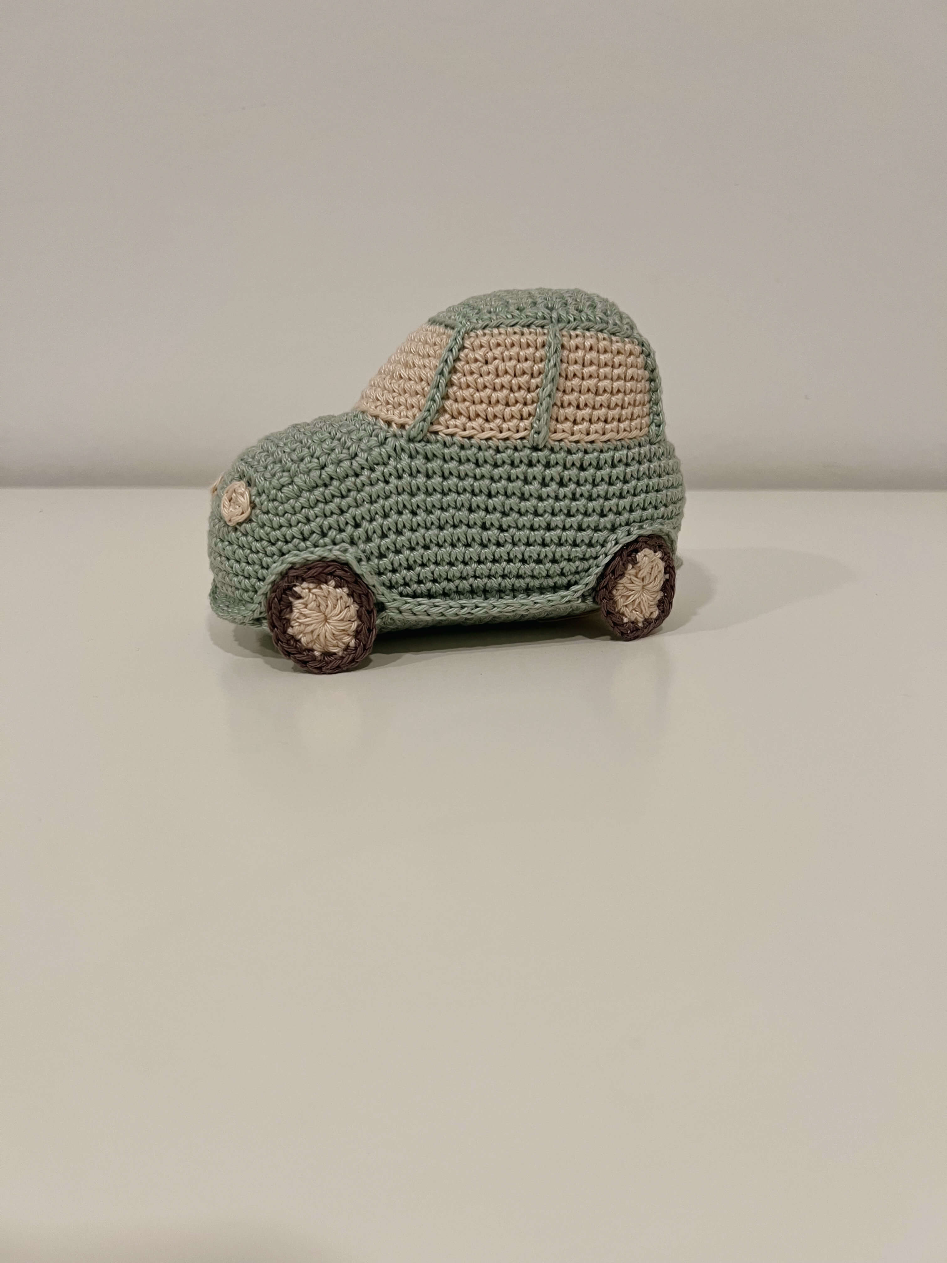 Crochet toy car "CURRUS"