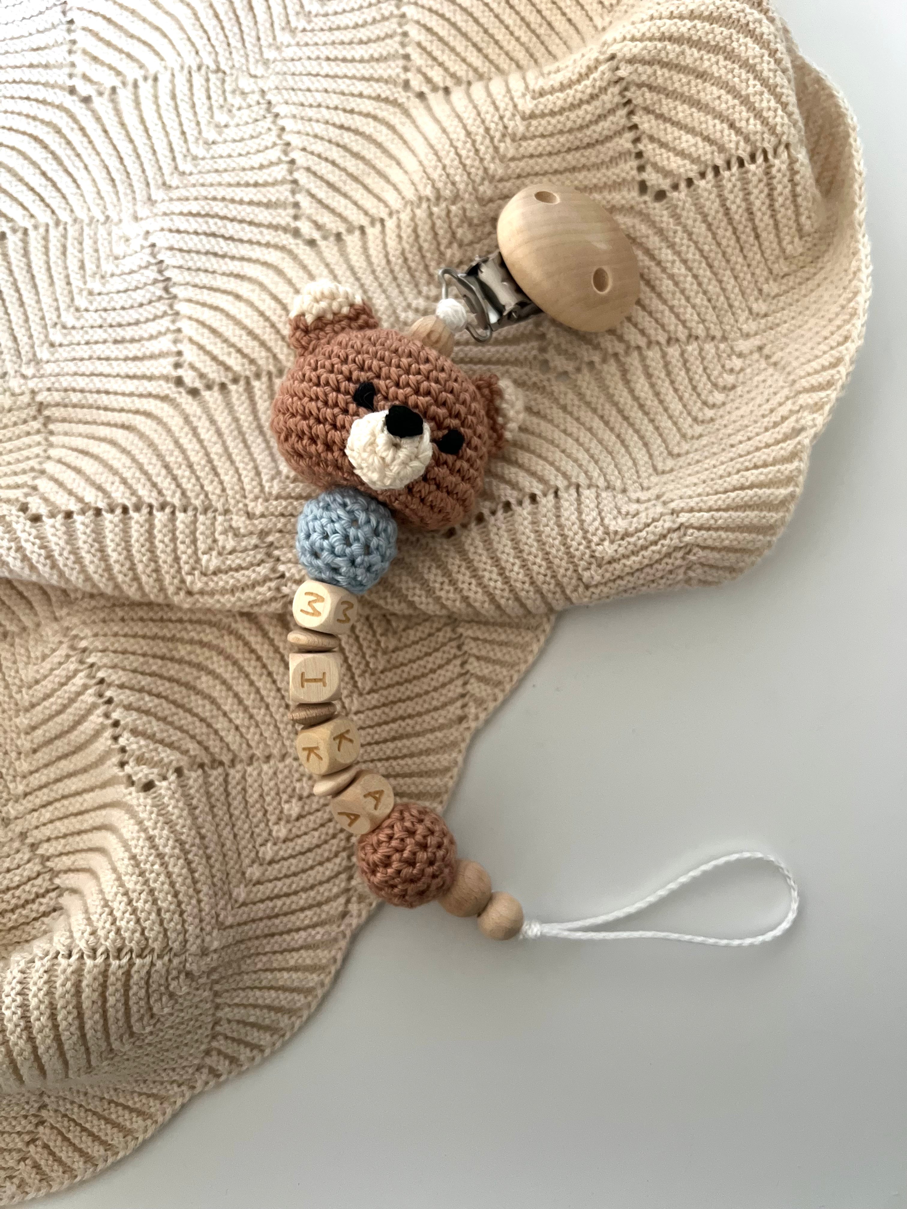 Schnullerkette mit Namen  "LION & LITTLE FOX"