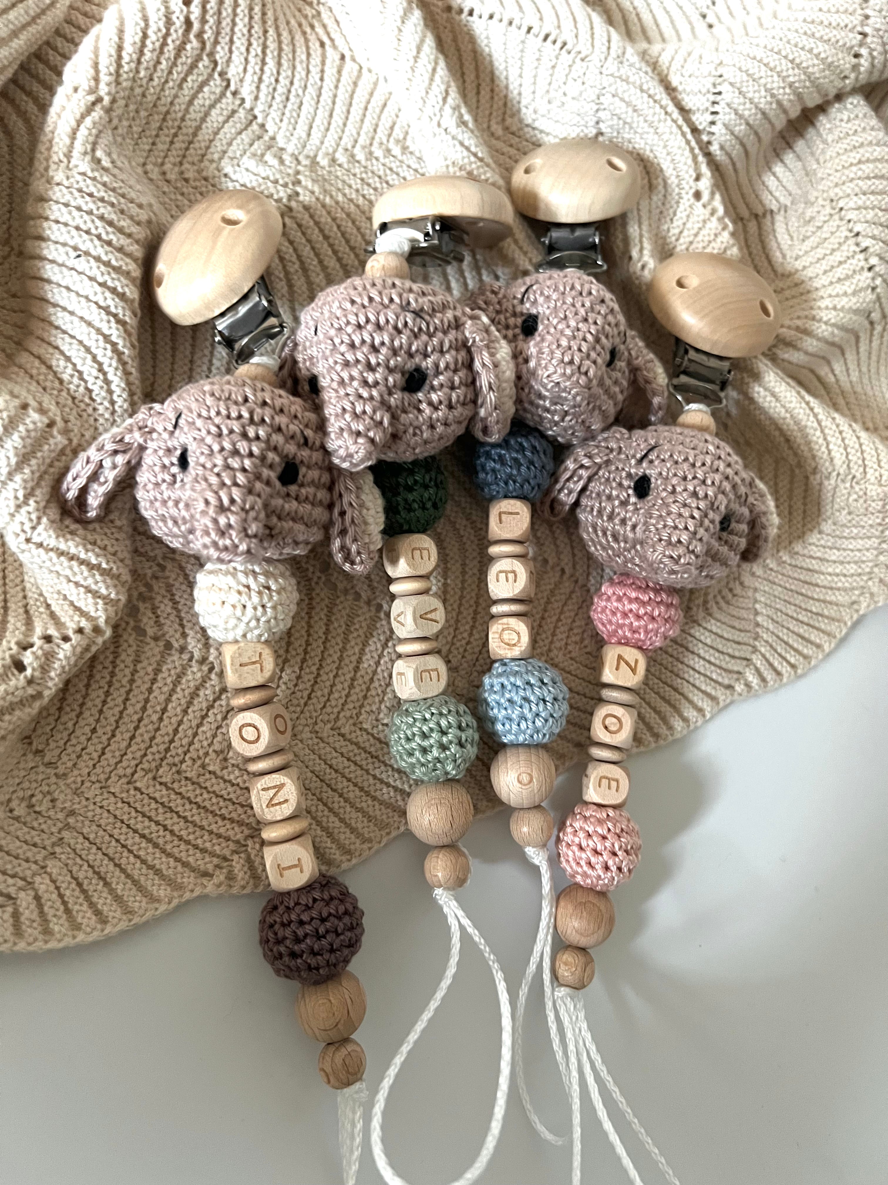 Schnullerkette mit Namen  "ELFI"