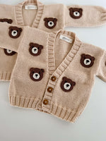 Load image into Gallery viewer, Strickjacke &quot;ORSON&quot; mit Teddy Motive BEIGE
