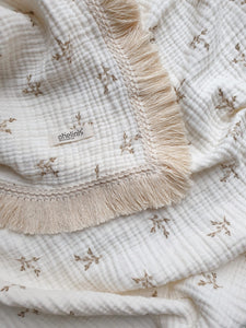 XL Premium Muslin Blanket with Fringes "VINTAGE FLOWER"