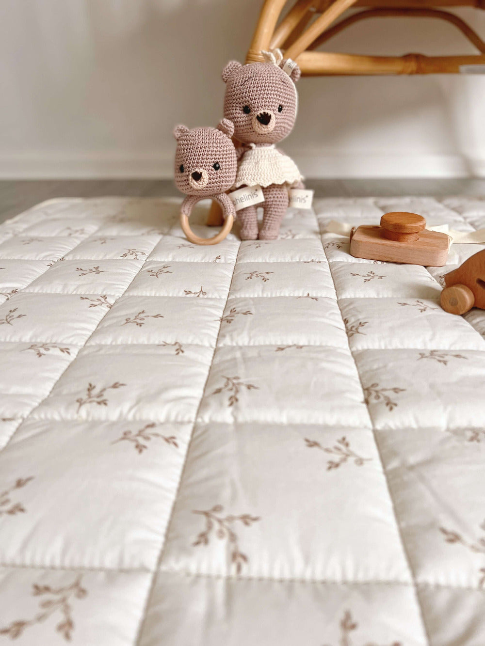 Crawling blanket / play mat "VINTAGE FLOWER"