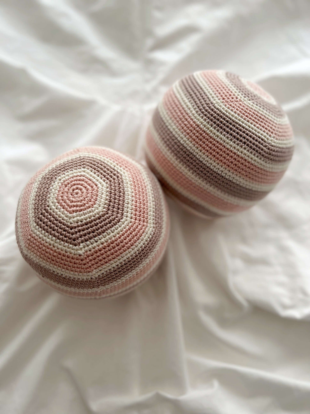 Crochet Ball with Rattle "TWIST"