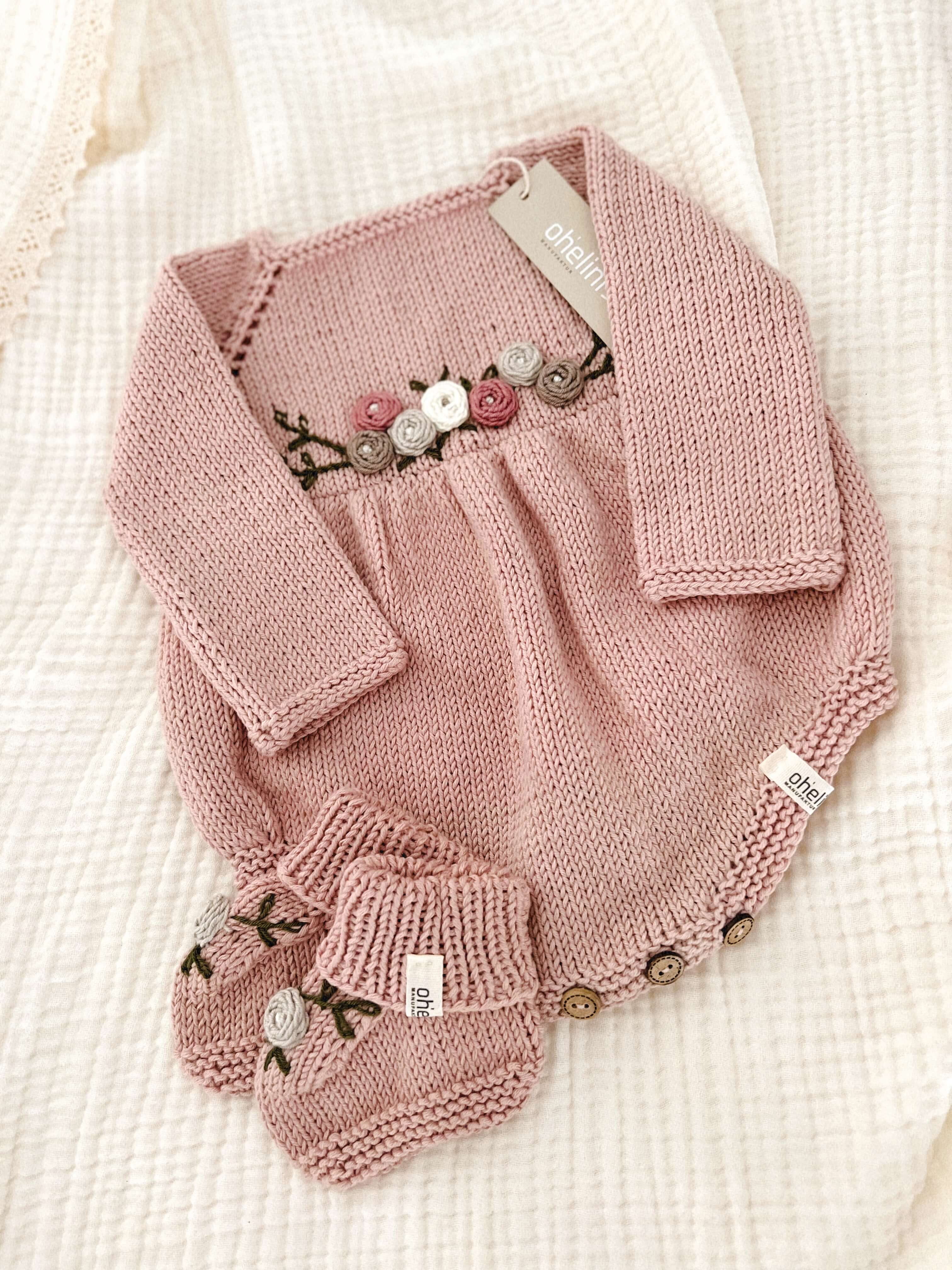 Premium knitted romper with embroidery „VINTAGE BLOOM ROSÉ“