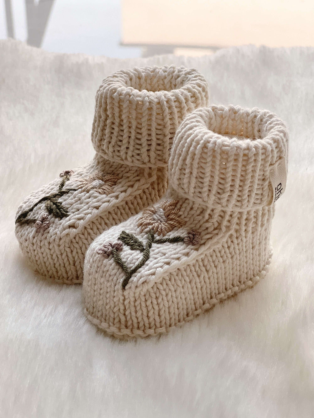 Premium langarm Strickstrampler mit Stickerei „VINTAGE FLOWER“