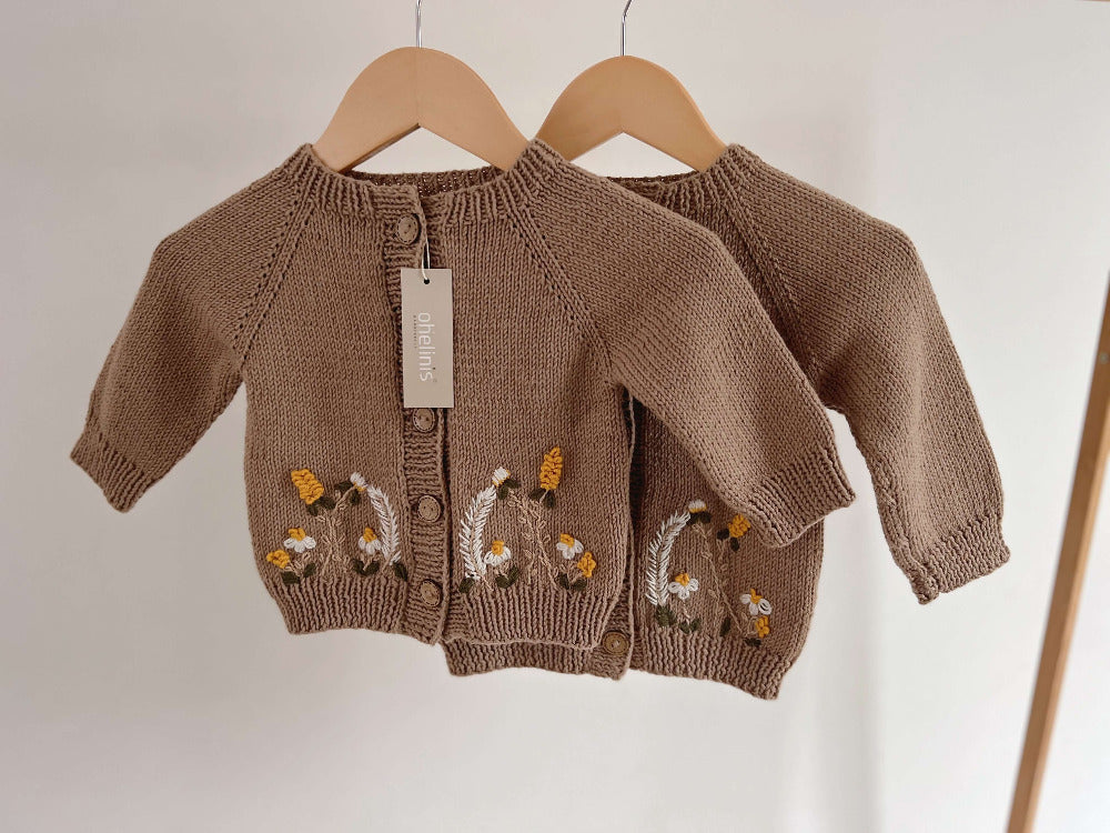 Premium Strickjacke mit Stickerei "CAMILA"